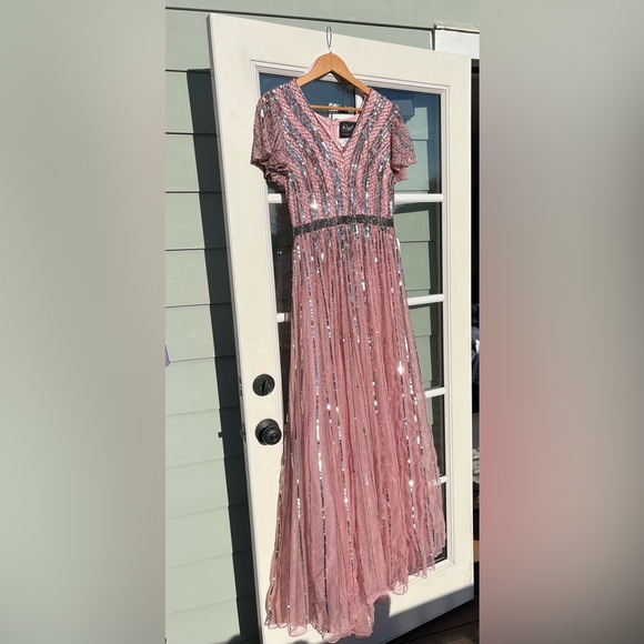 [NWT] MacDuggal STRIPE SEQUIN V-NECK GOWN SIZE 10 - Picture 8 of 10